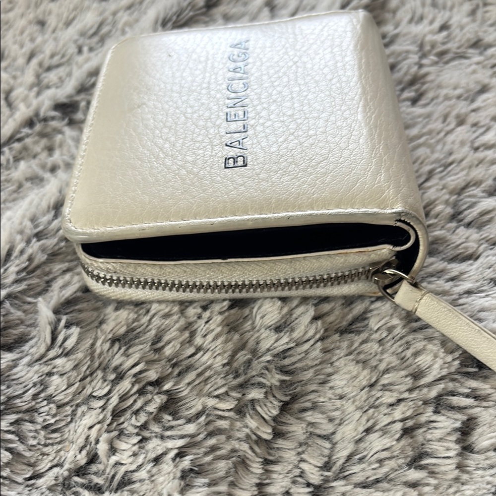Balenciaga White Leather Wallet - Picture 7 of 8